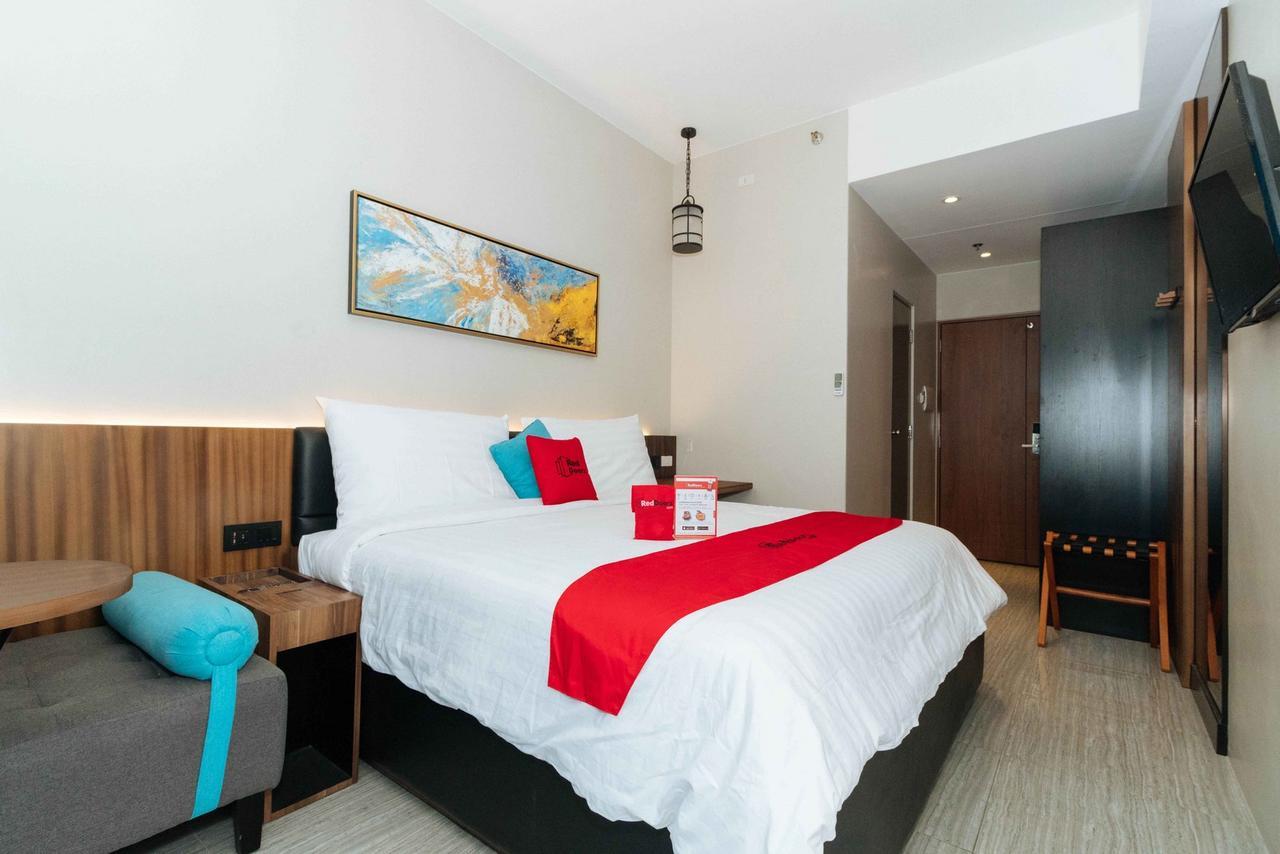 Отель Reddoorz Premium Near Ust Hospital Манила Экстерьер фото