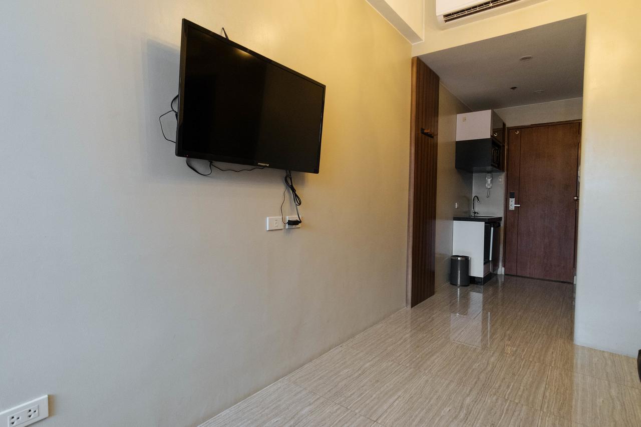 Отель Reddoorz Premium Near Ust Hospital Манила Экстерьер фото